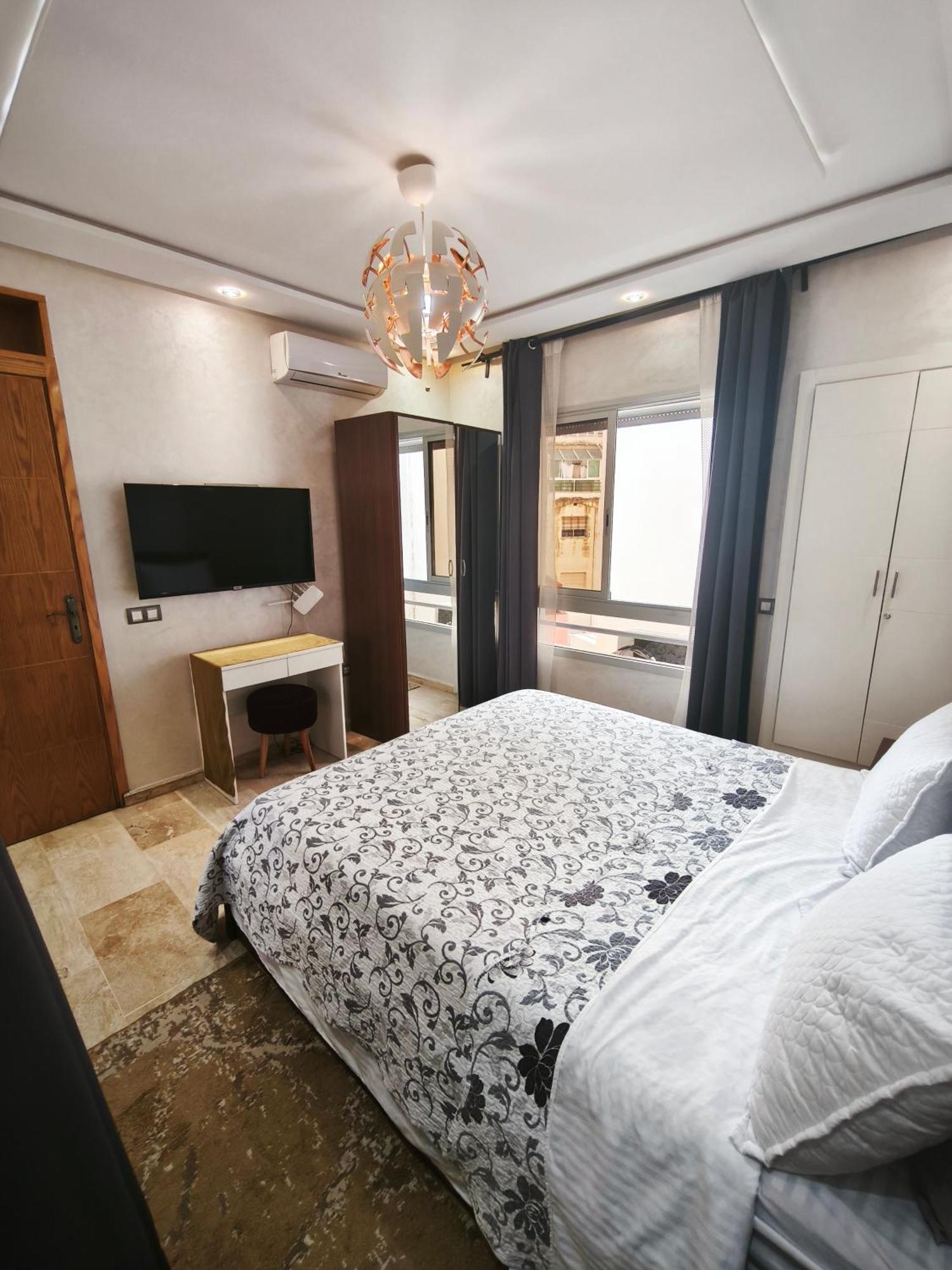 Casa Lucia Family Flat Optical Fiber *